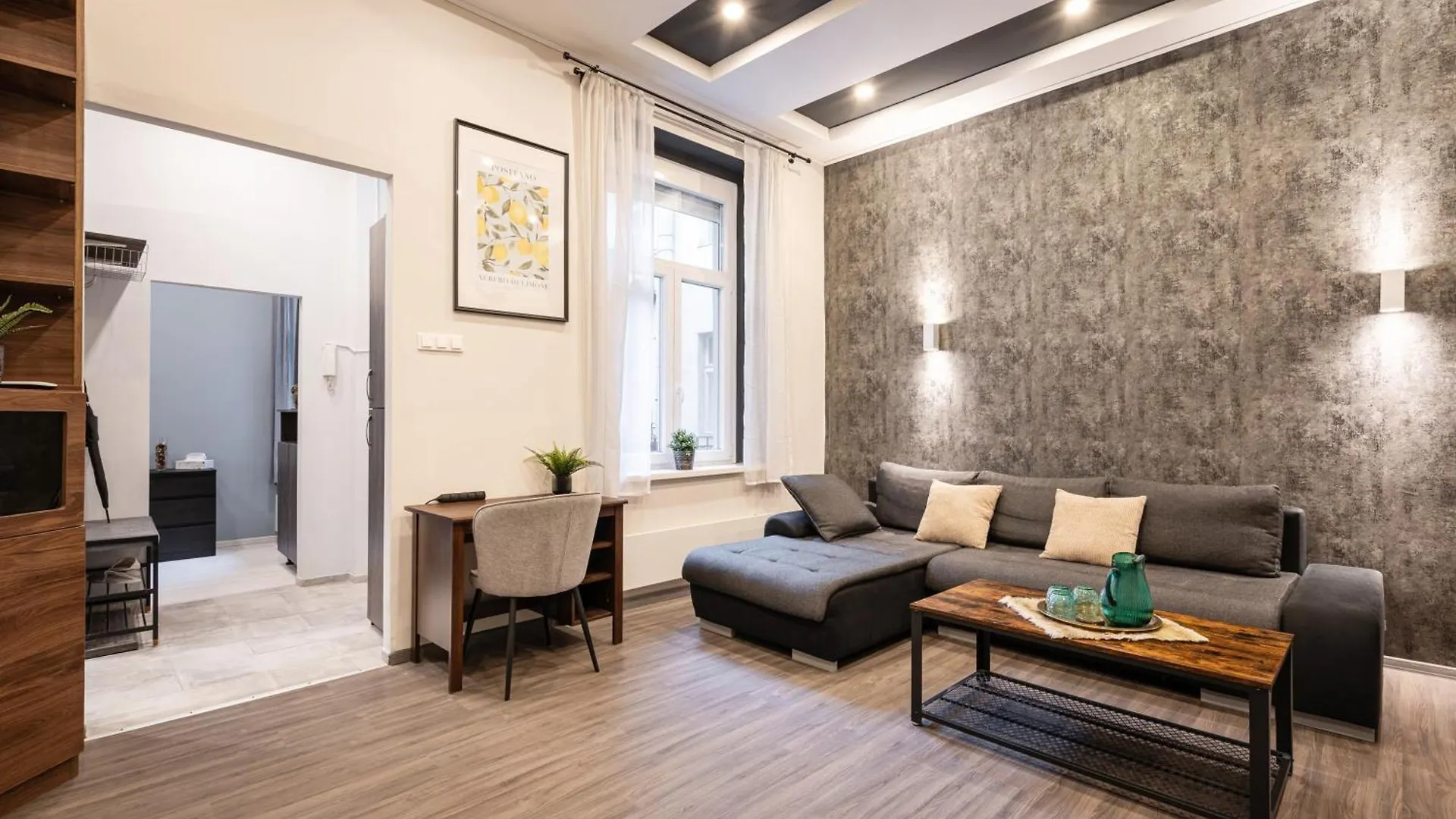 Whimsical Wood Apartment Βουδαπέστη